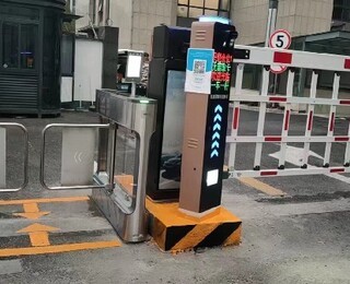 车牌识别停车场系统多少钱-车辆识别道闸生产厂家
